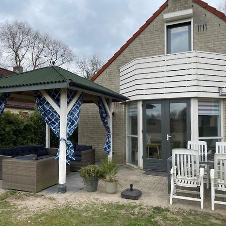 Gezellige Vakantiewoning Aan Het Water In Ewijk - Recreational Only No Workers Eksteriør billede