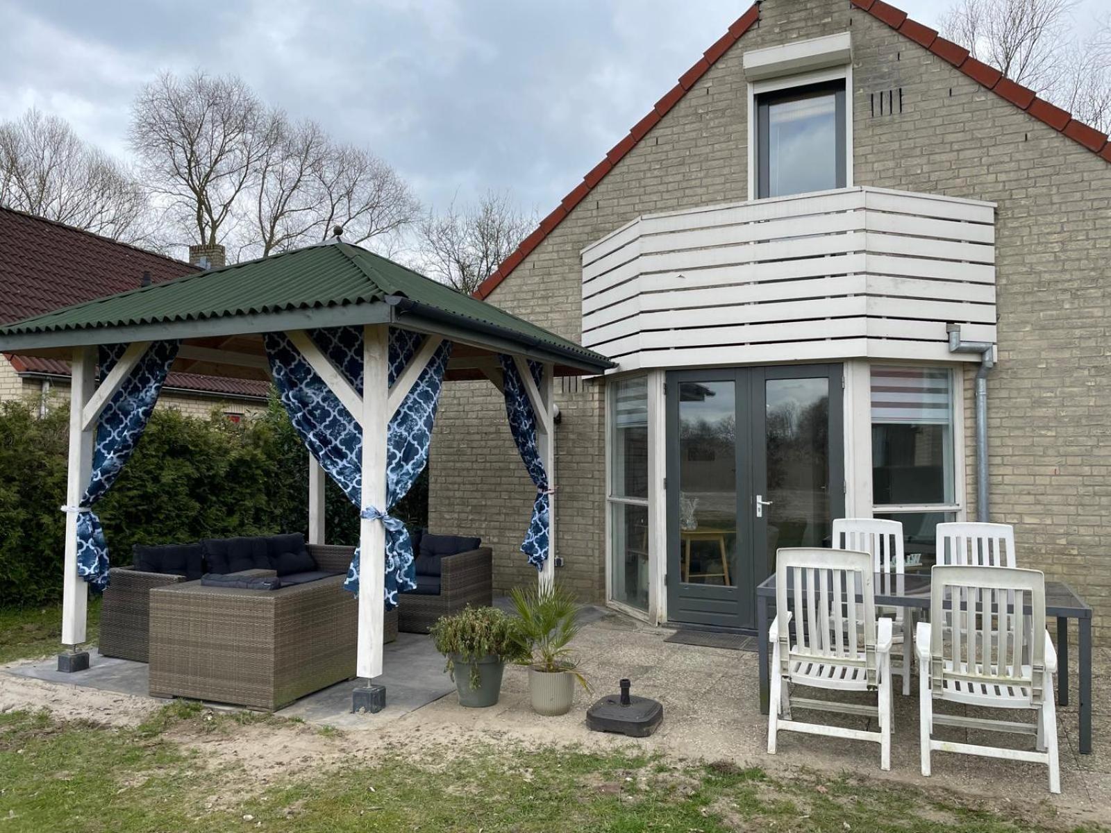Gezellige Vakantiewoning Aan Het Water In Ewijk - Recreational Only No Workers Eksteriør billede